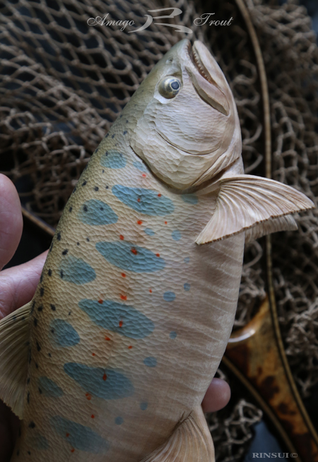 2008 鱗水の木彫魚 top